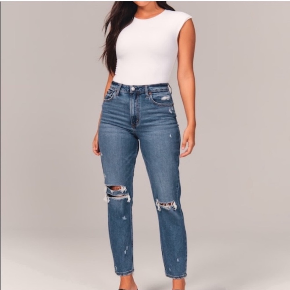 Abercrombie Curve Love Mom Jeans size 6